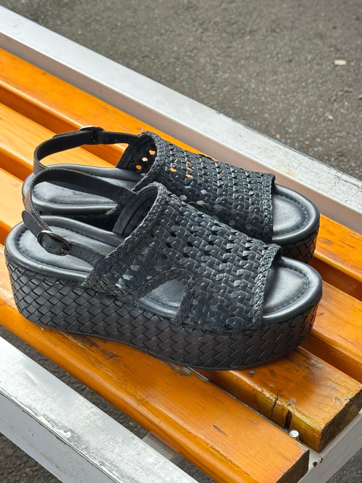 VNS - Kloo - Navy Wedge