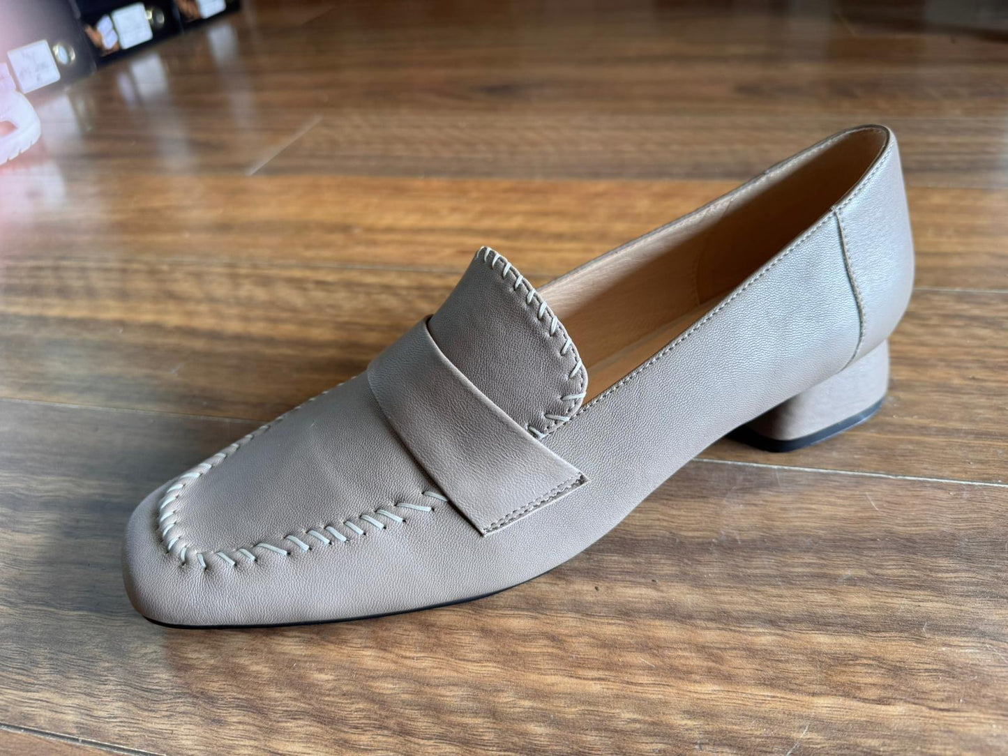 BO in Taupe Kid