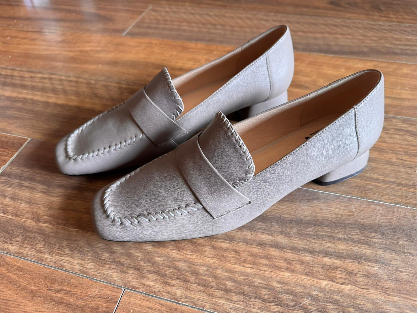 BO in Taupe Kid