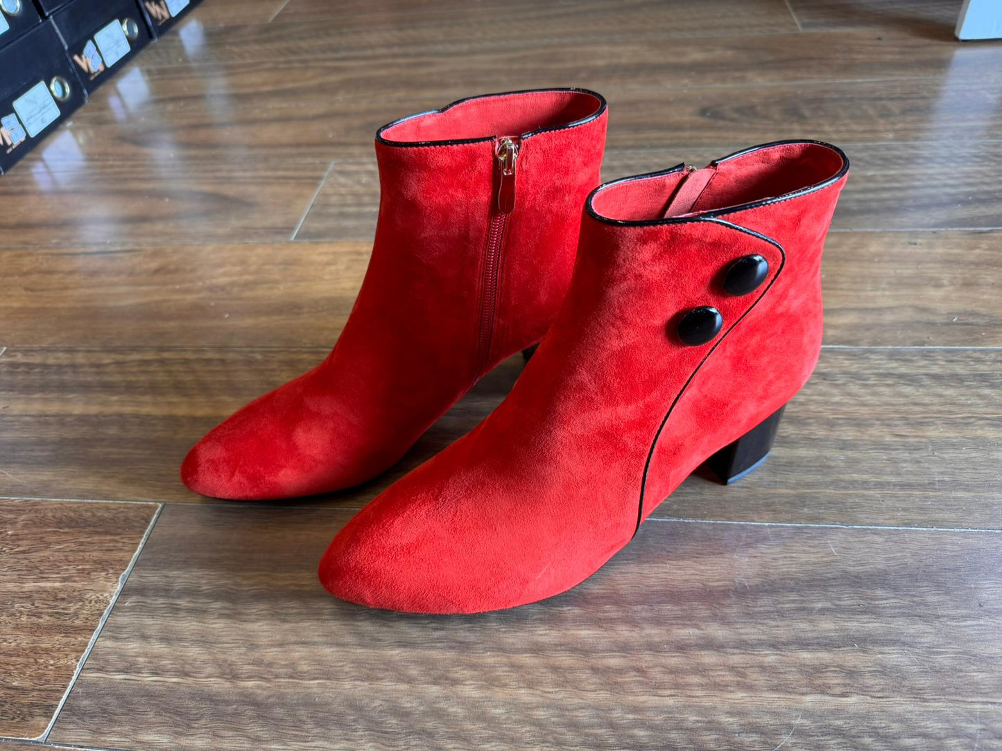 HUFFY in Red Suede