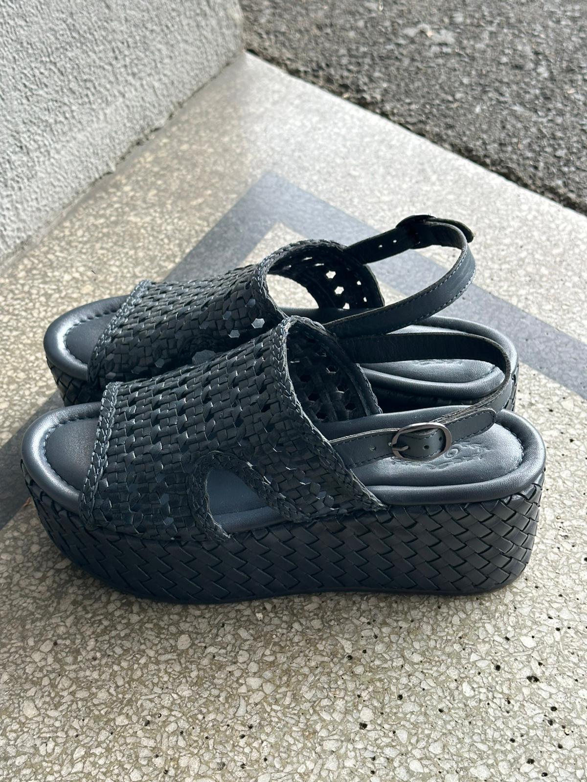 VNS - Kloo - Navy Wedge